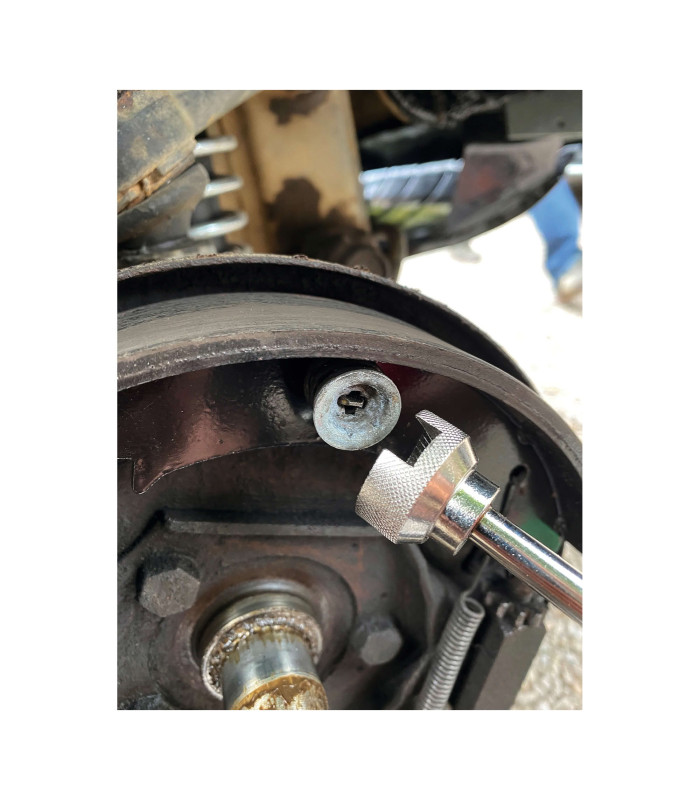 OUTIL COMPRESSION GARNITURES DE FREINS A TAMBOUR